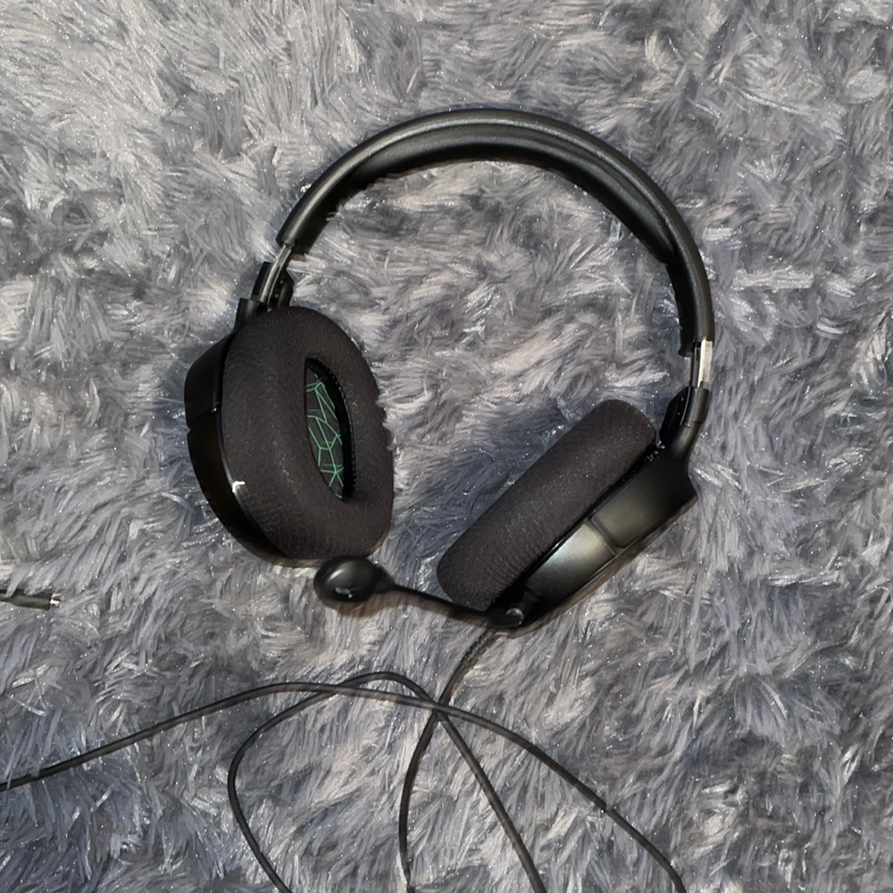 Steel series artcis 1 headphones wired